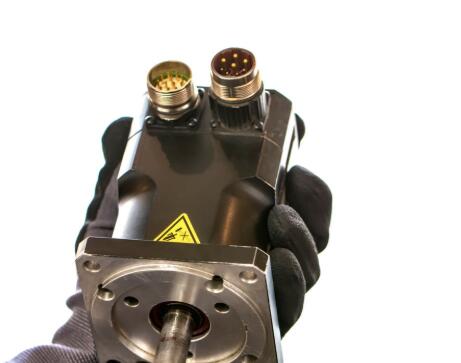 電動(dòng)機(jī)的轉(zhuǎn)子由哪三部分組成？核心構(gòu)造與功能全解析